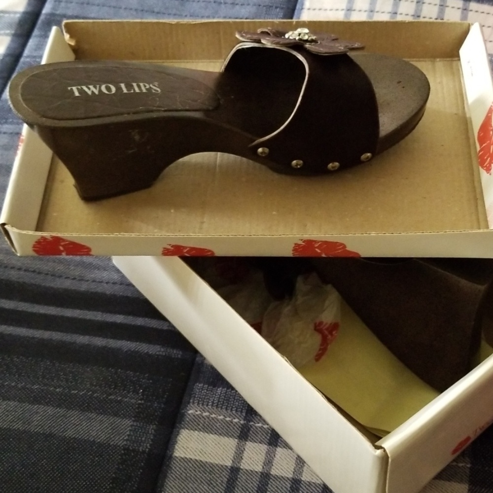 Shoes size 8